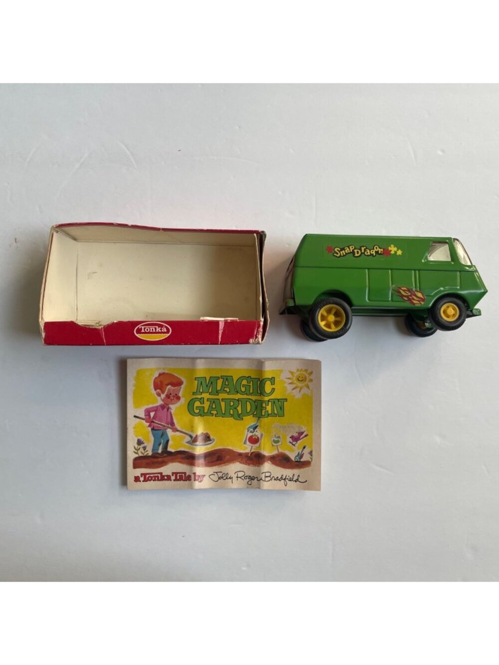 Tonka Snap Dragon Green #585 Steel Van In Original Box with Magic Garden Booklet